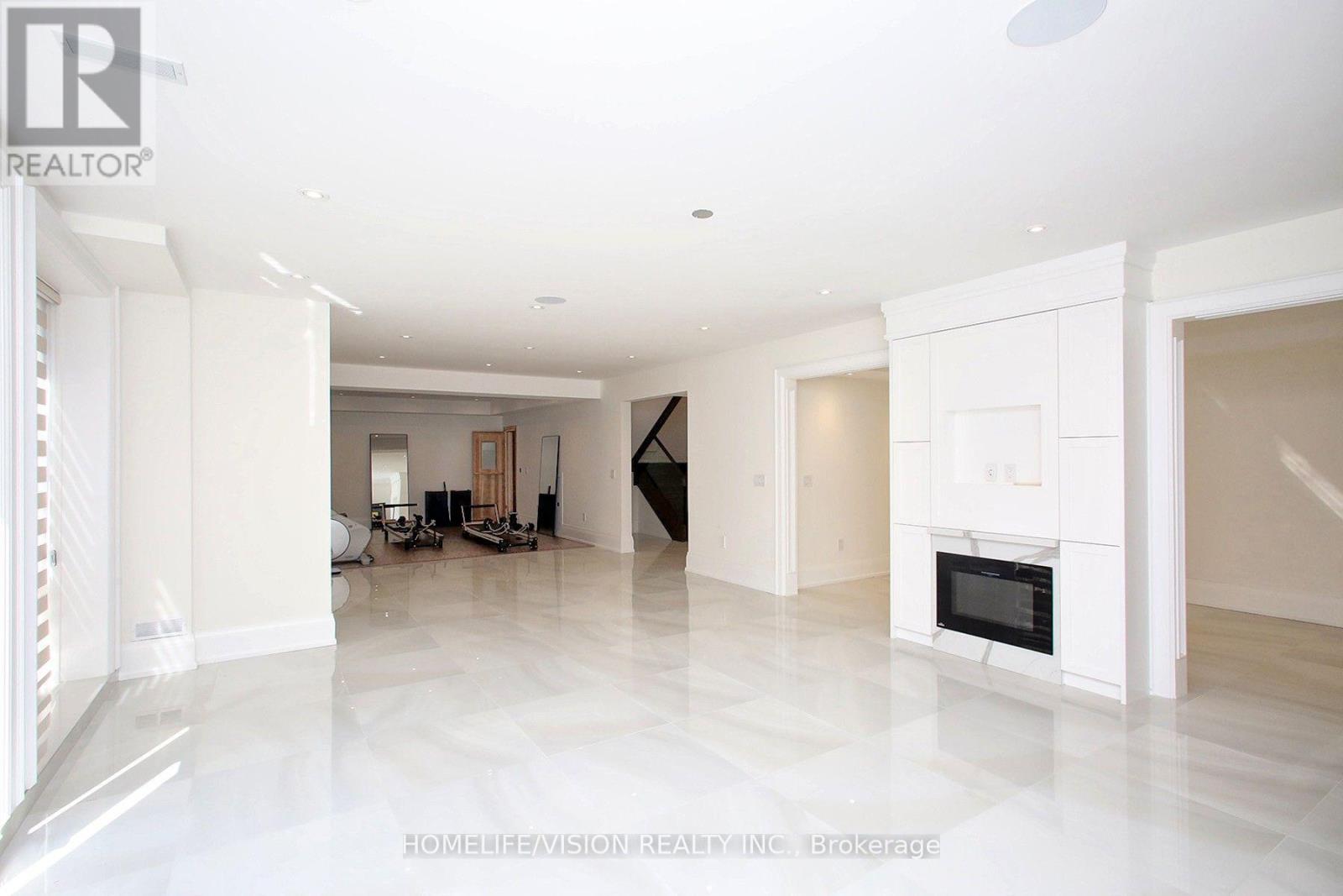 35 LONGWOOD DRIVE SW - 42