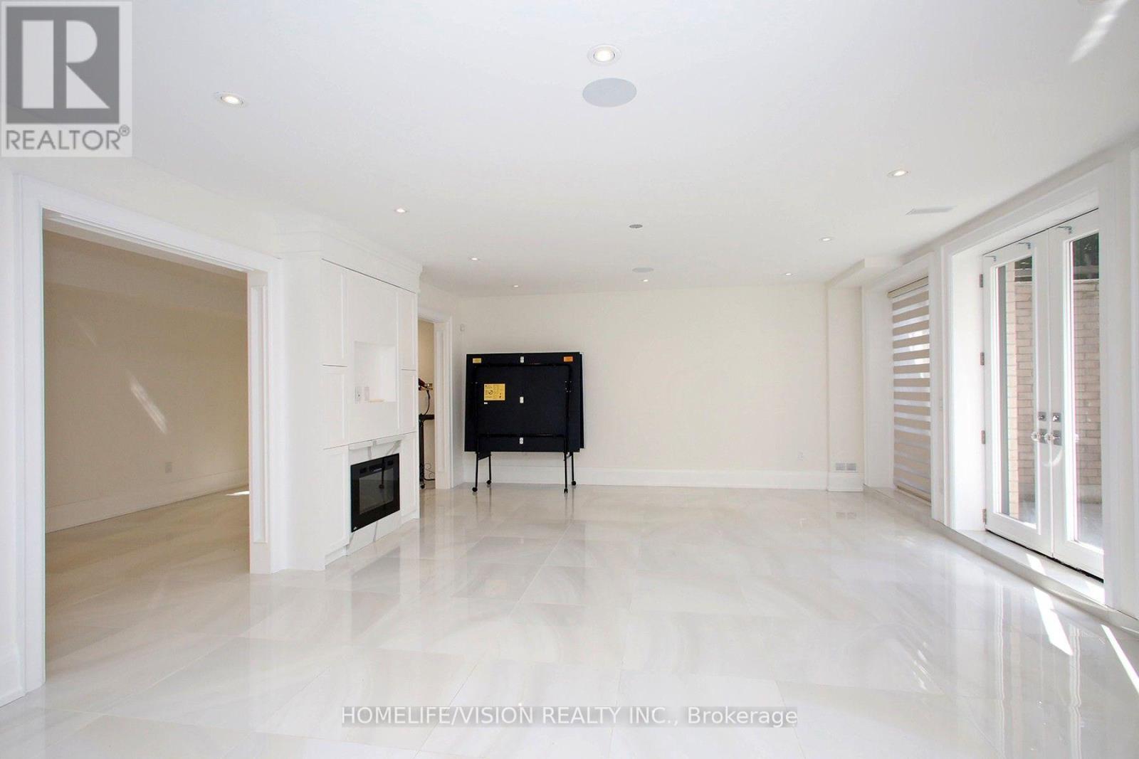 35 LONGWOOD DRIVE SW - 43