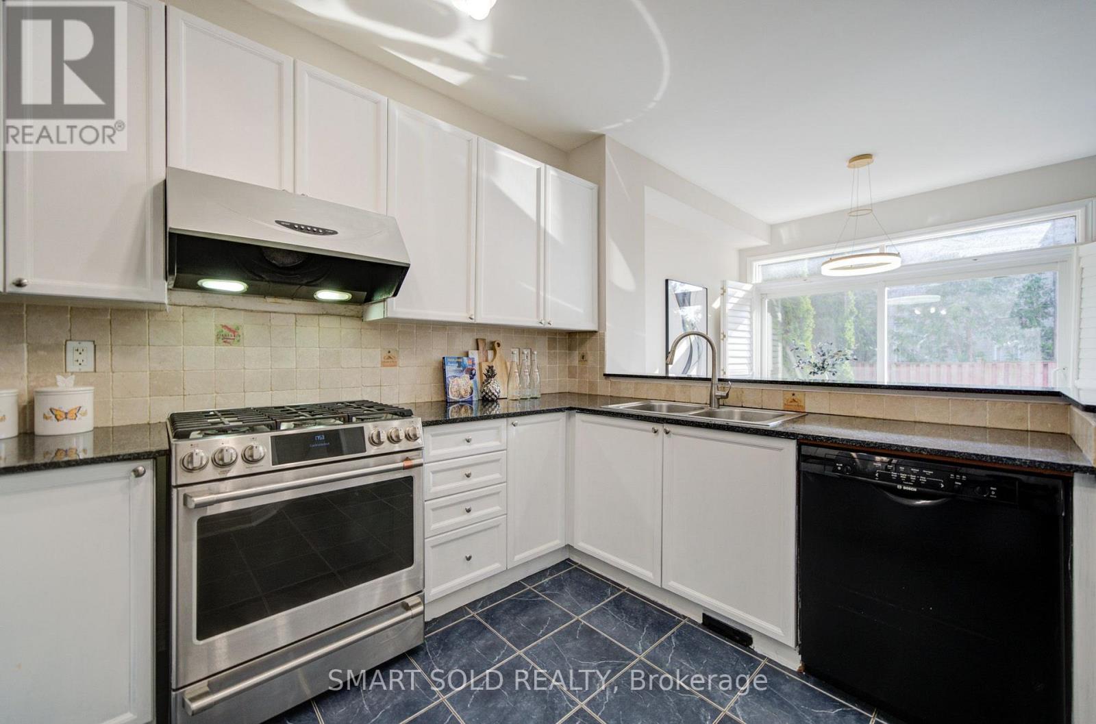 9 PEGASUS DRIVE - 18