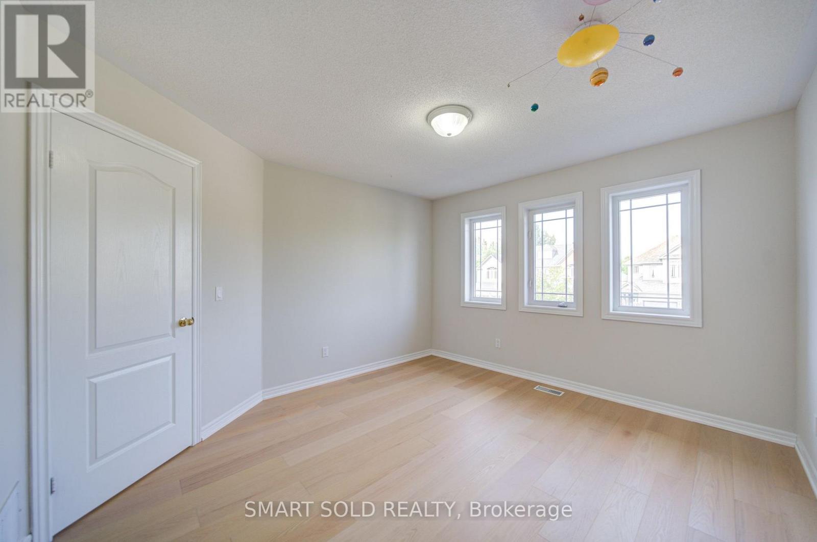 9 PEGASUS DRIVE - 33