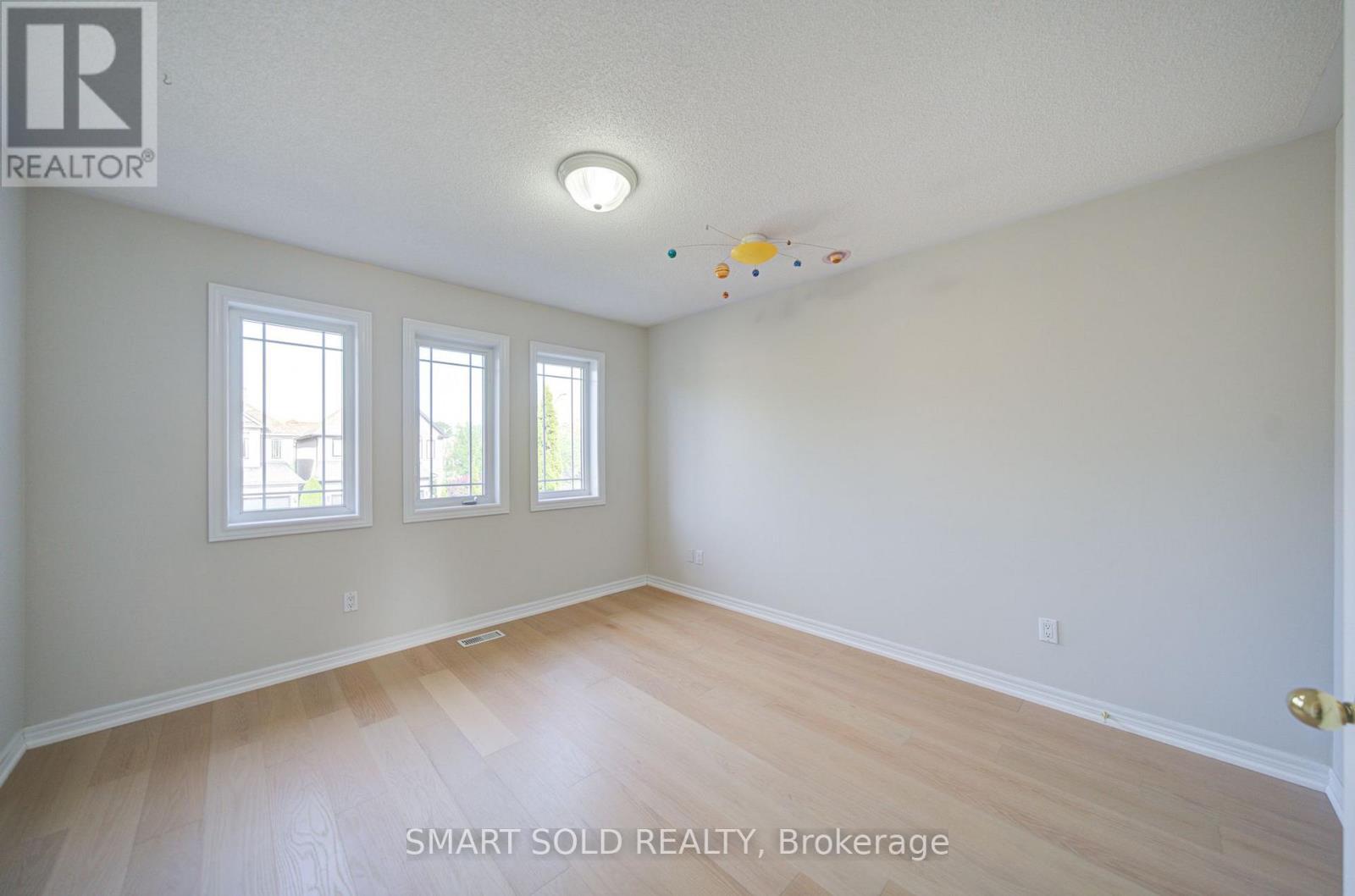 9 PEGASUS DRIVE - 34