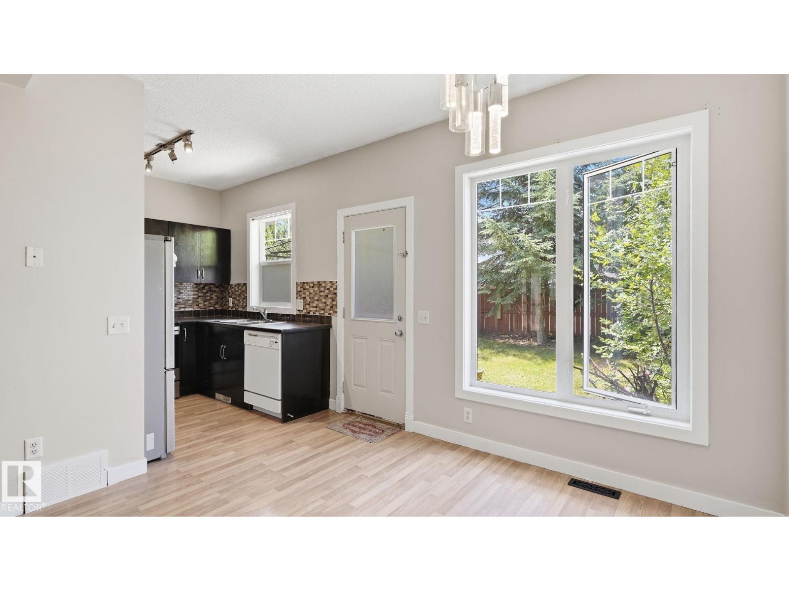 #24 6410 134 AV NW - 13