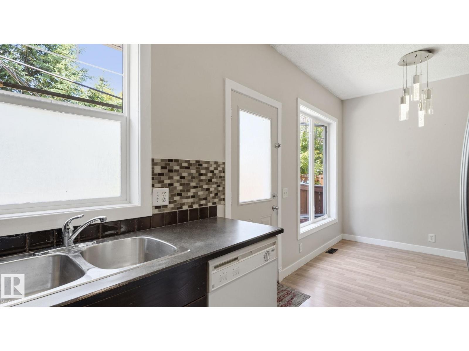 #24 6410 134 AV NW - 17