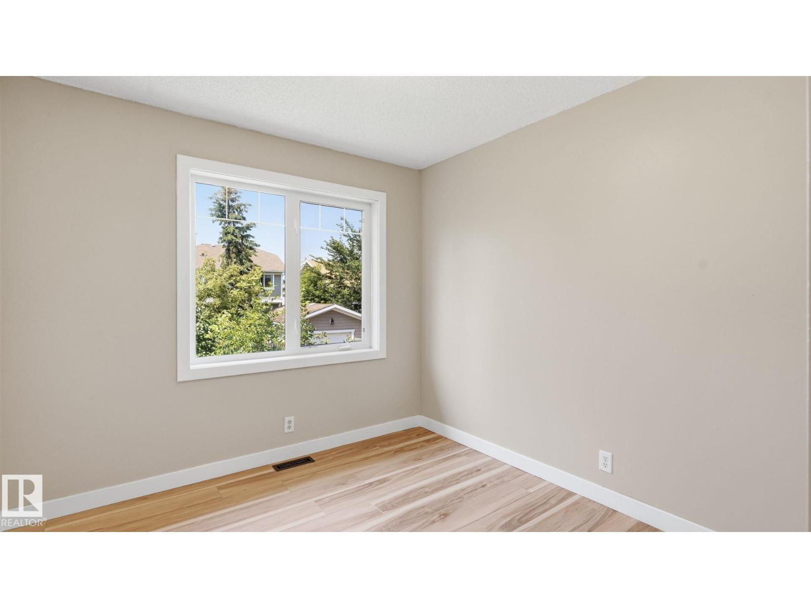 #24 6410 134 AV NW - 24