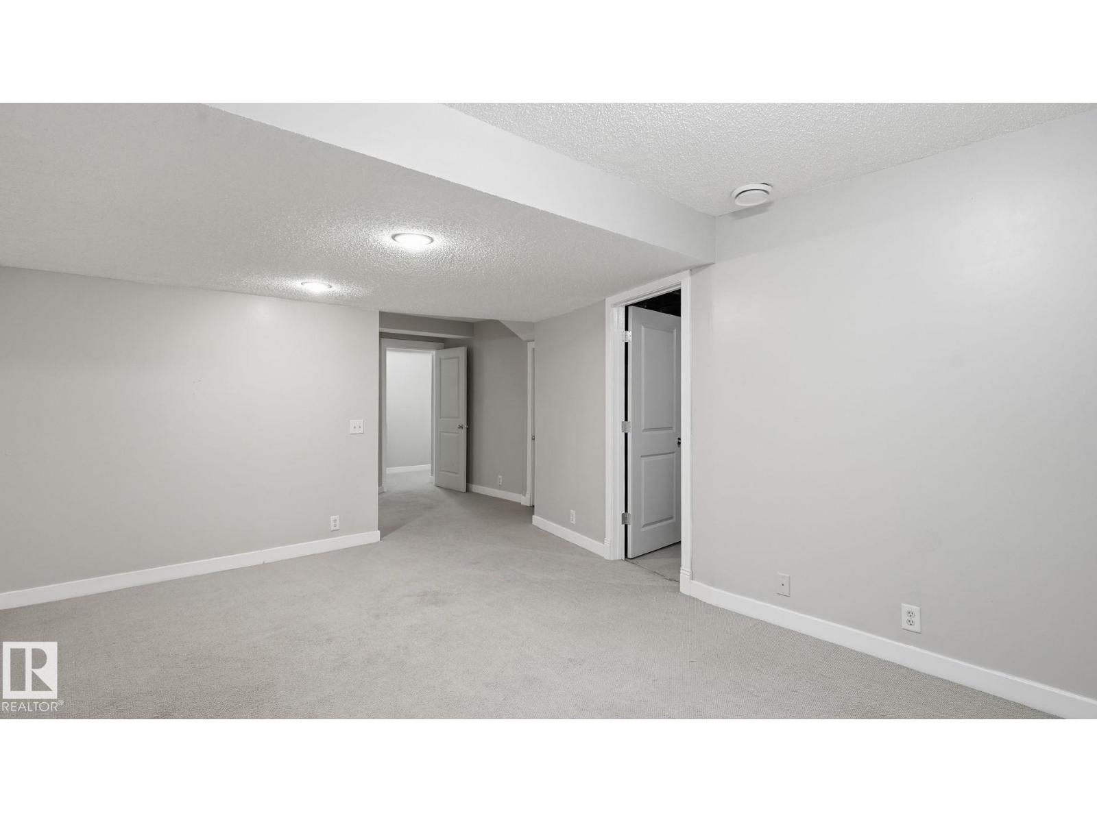 #24 6410 134 AV NW - 28