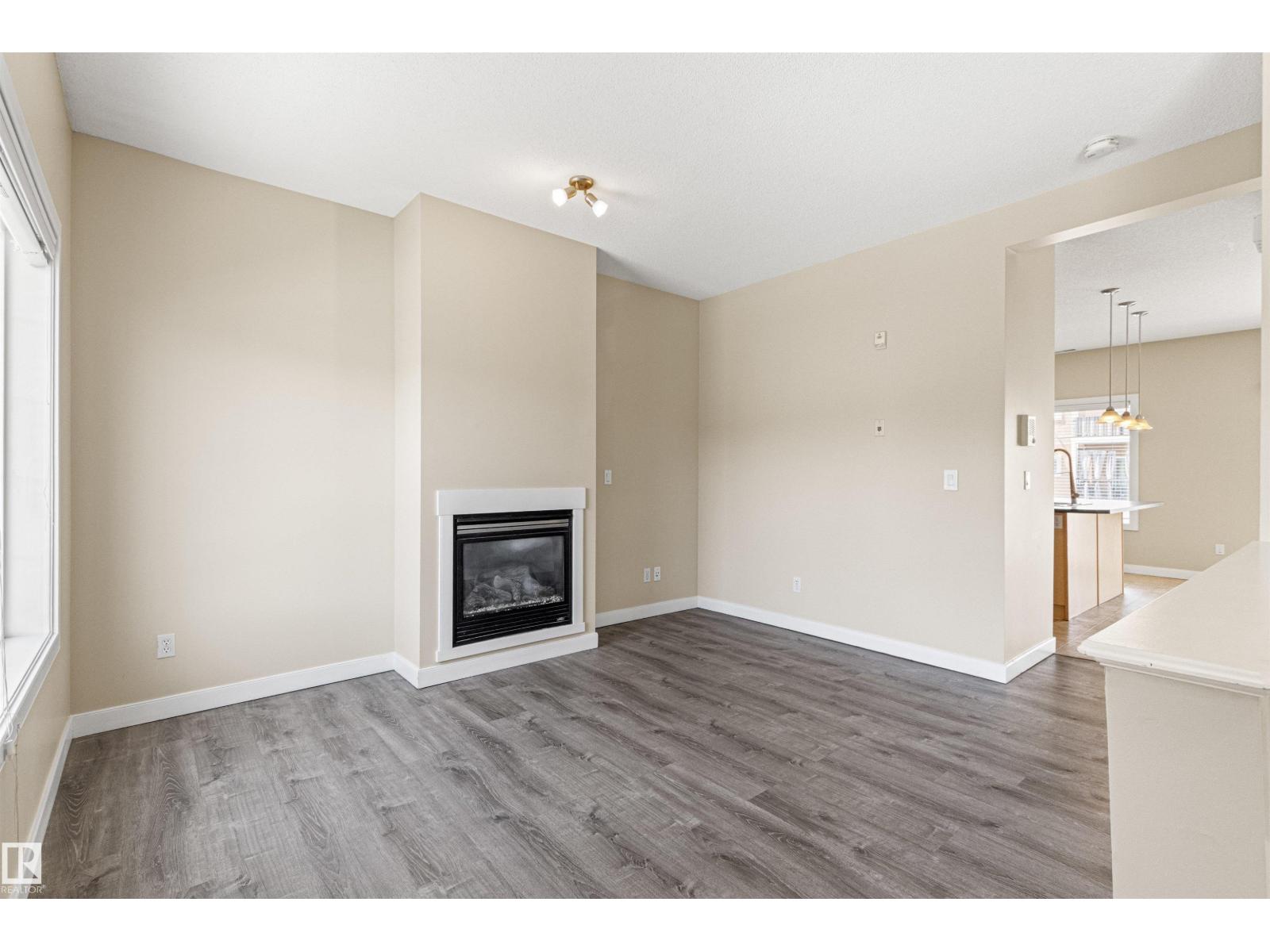 #39 13825 155 AV NW - 8