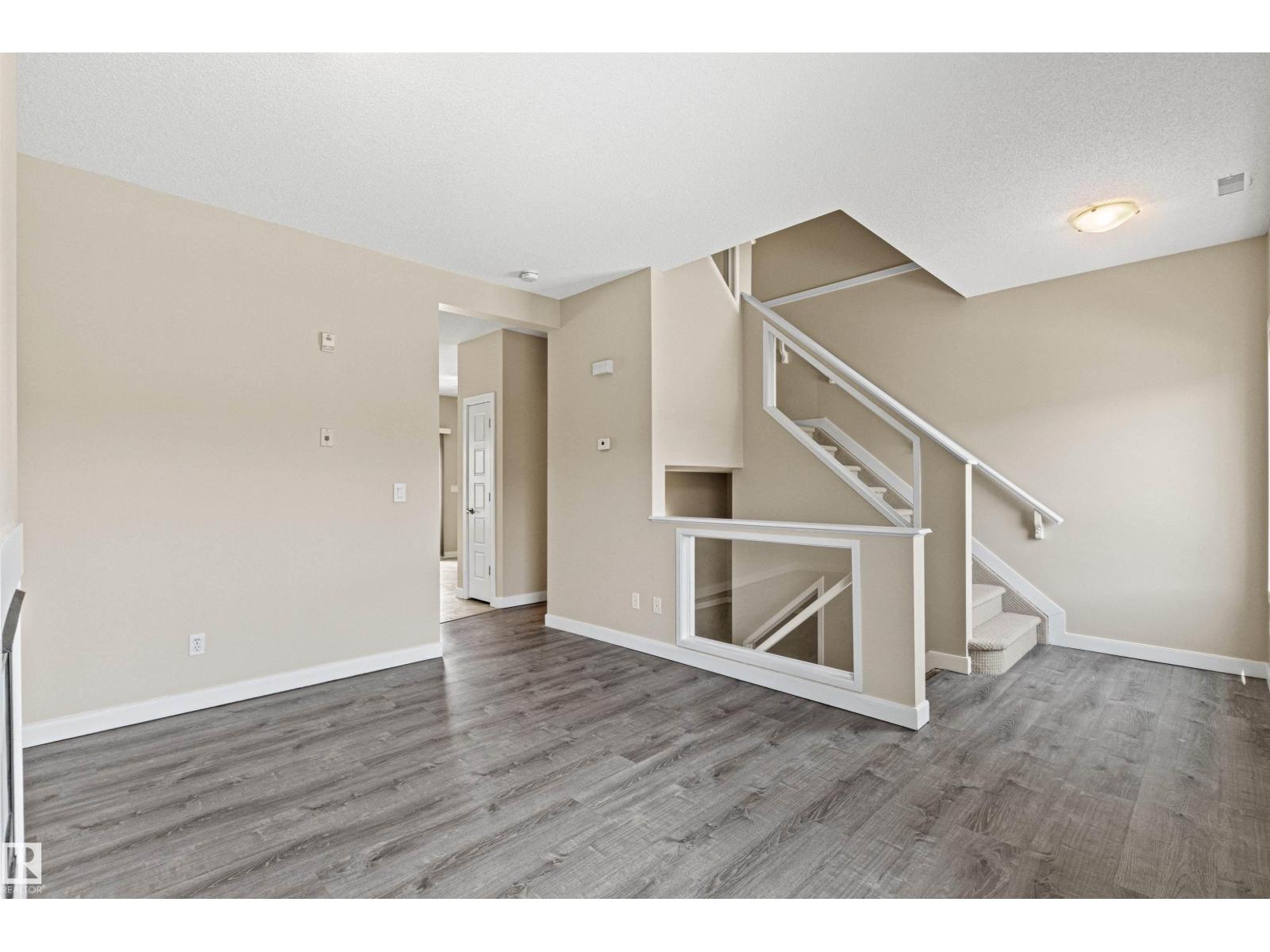 #39 13825 155 AV NW - 14