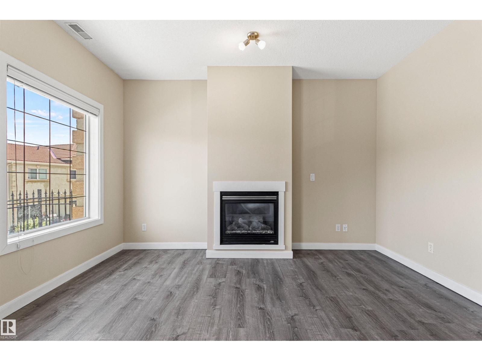 #39 13825 155 AV NW - 10
