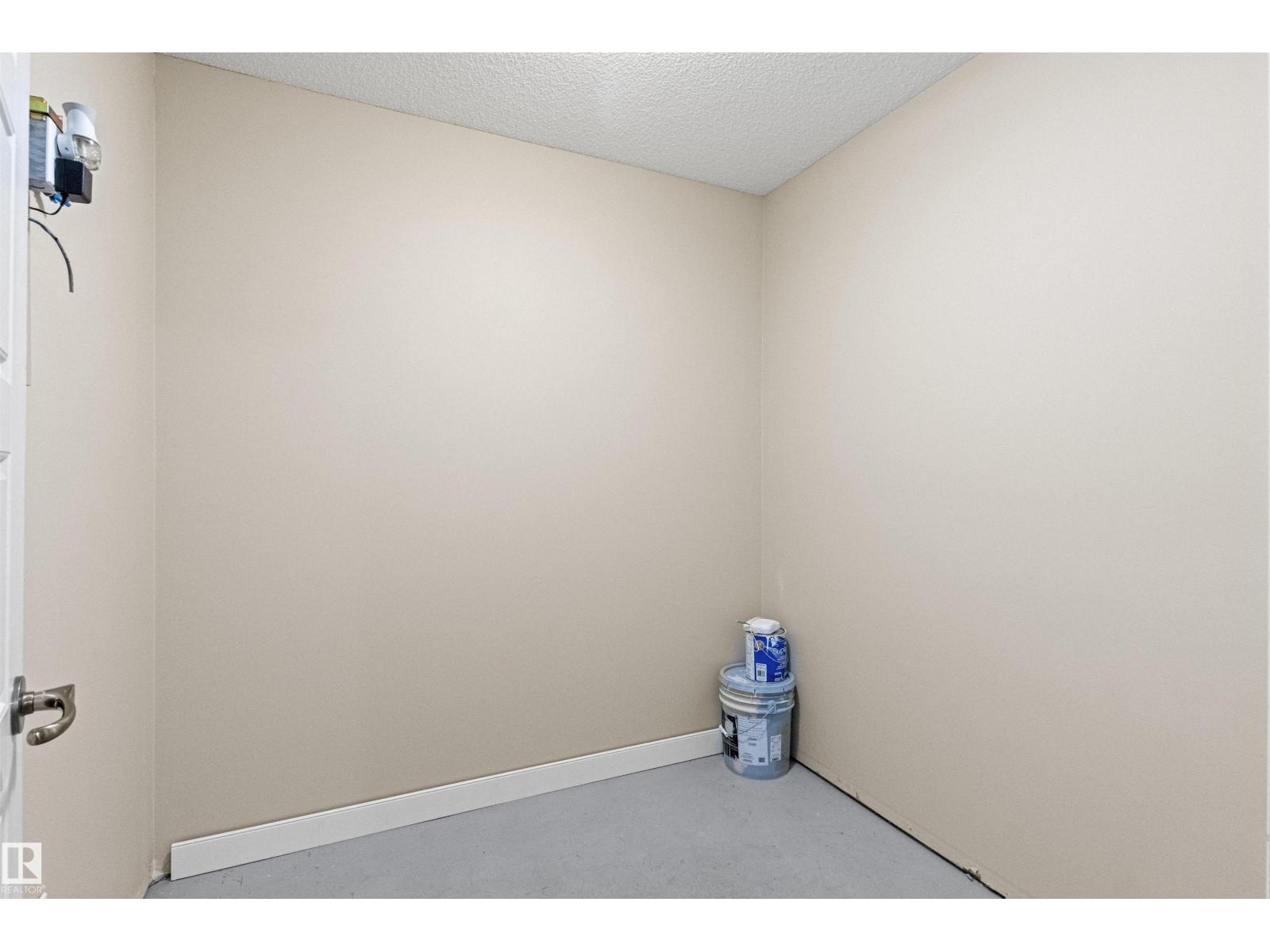 #39 13825 155 AV NW - 68
