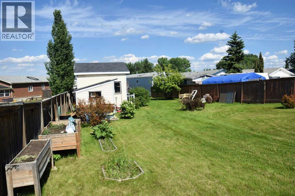 188 Grenoble Crescent - 24