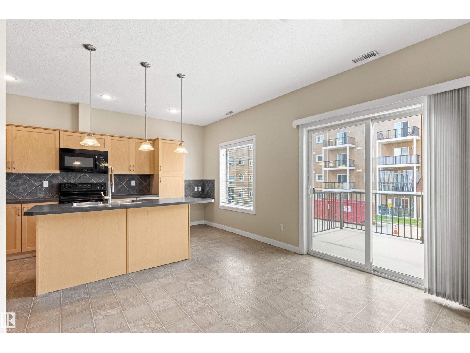 #39 13825 155 AV NW - 26