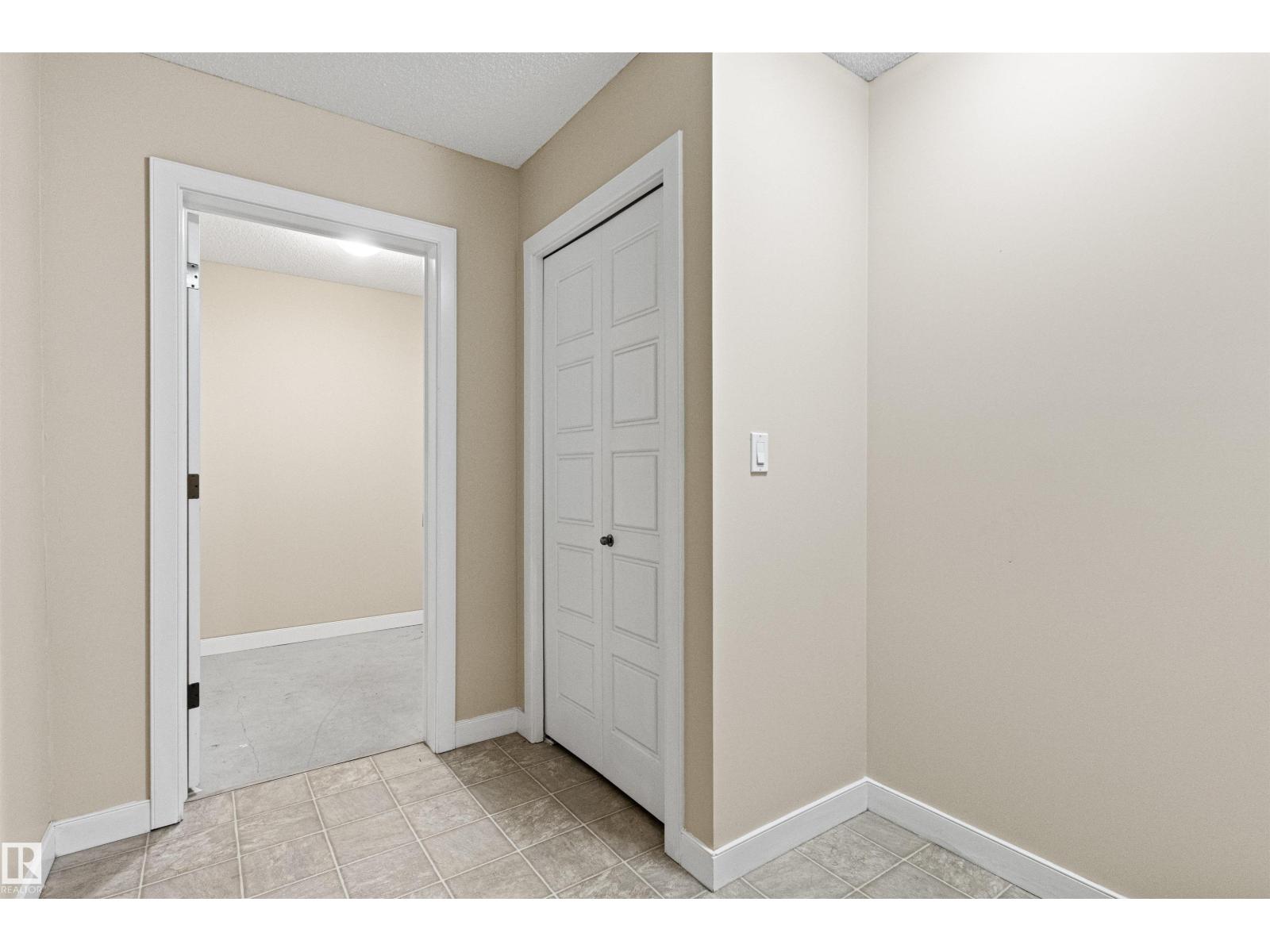 #39 13825 155 AV NW - 67