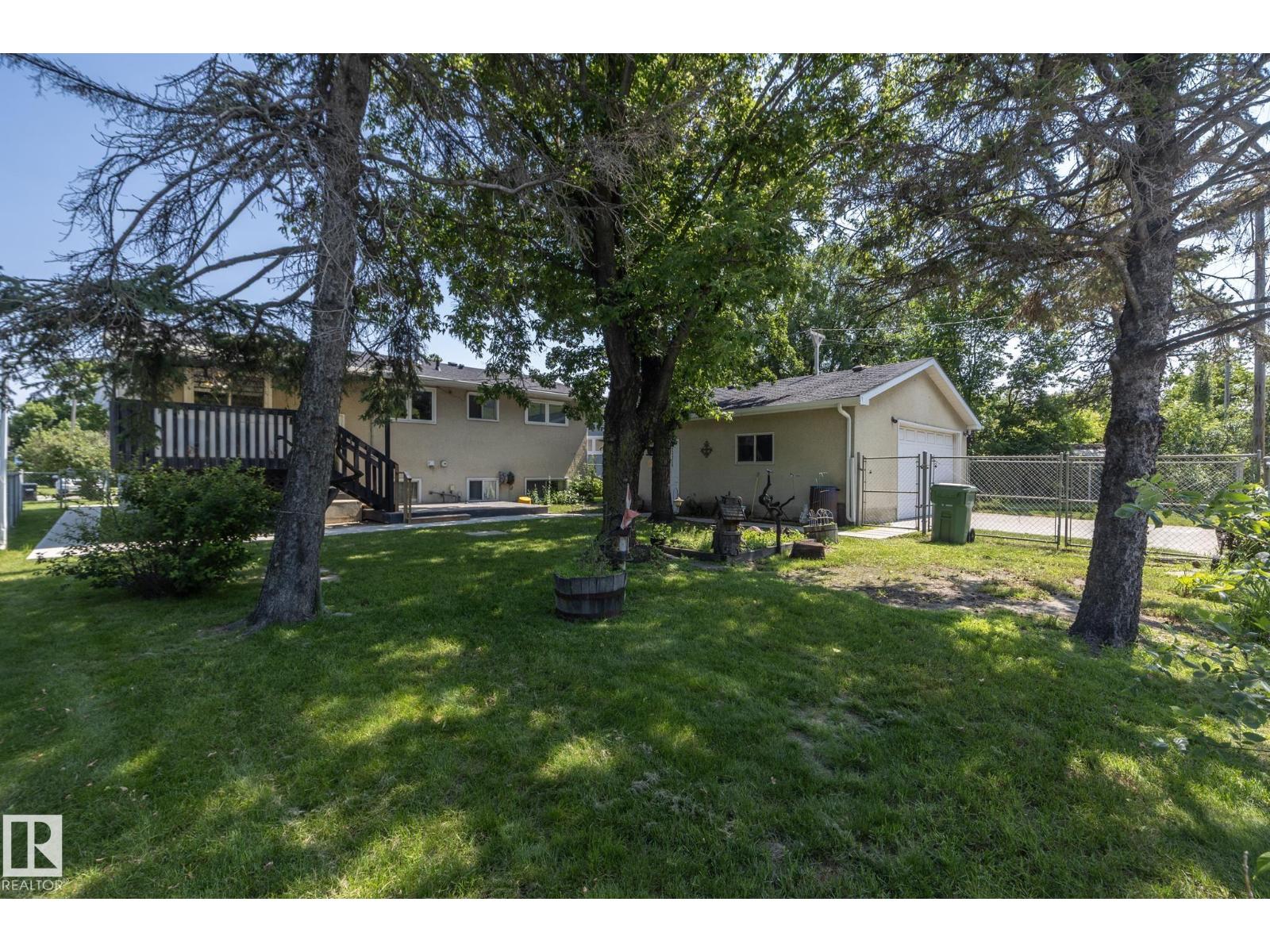 4302 53 ST - 35