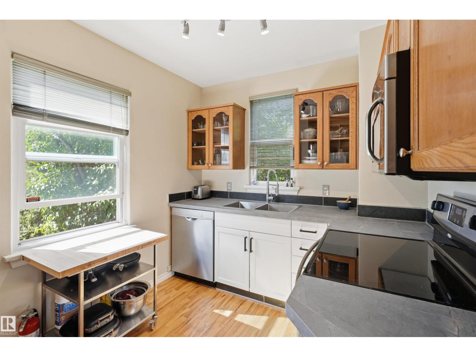 11334 104 ST NW - 11