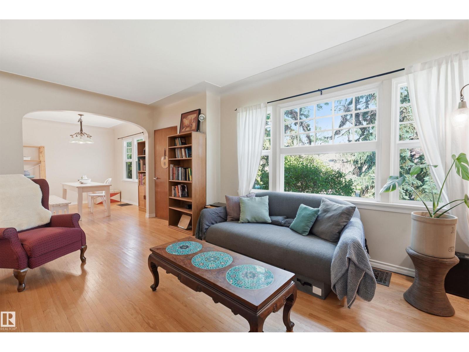 11334 104 ST NW - 8