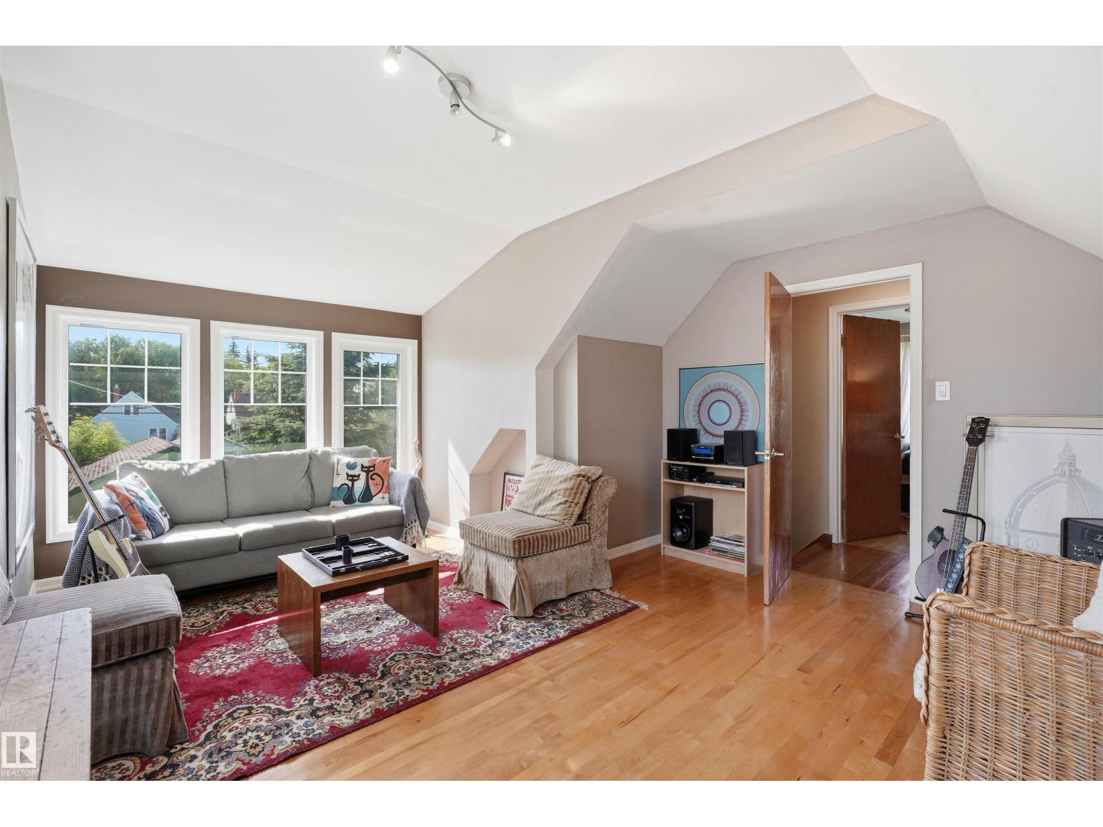 11334 104 ST NW - 15