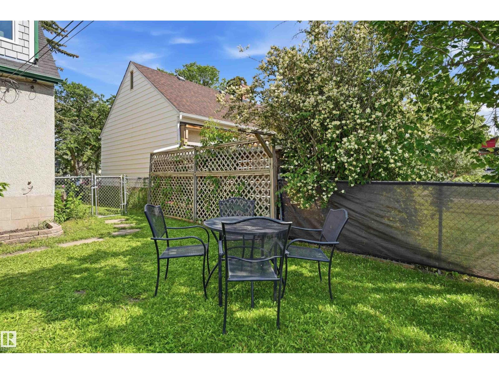 11334 104 ST NW - 26