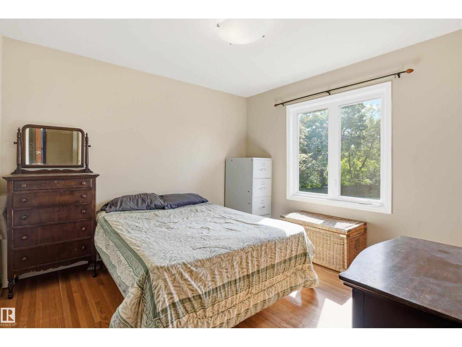 11334 104 ST NW - 14