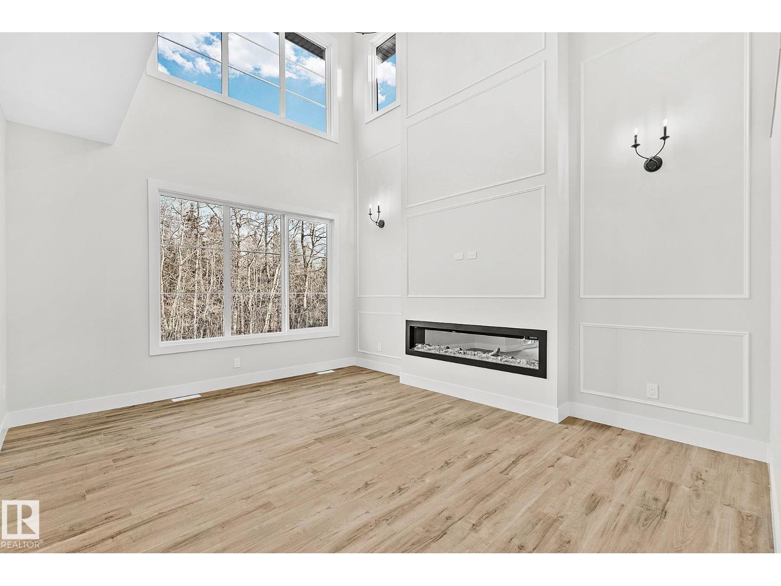 204 Falcon Crescent - 1