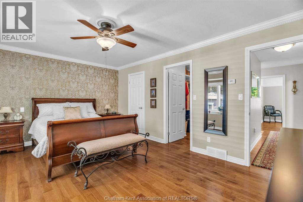 8 CHRISTINA PLACE - 26