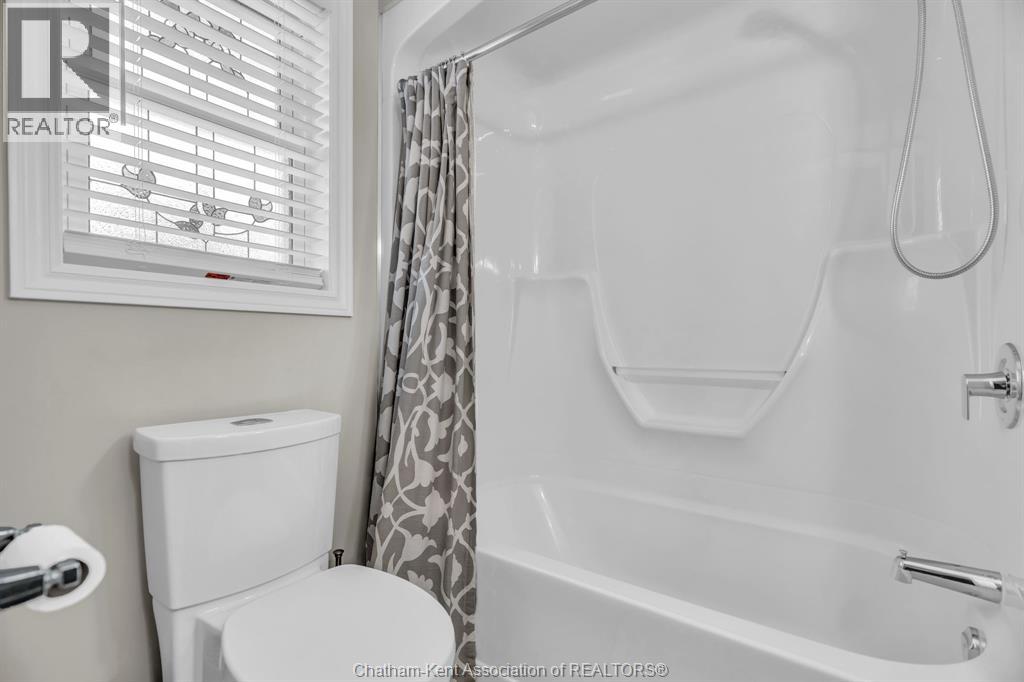 8 CHRISTINA PLACE - 28