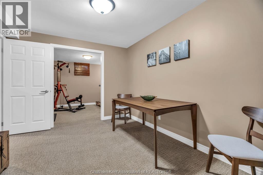 8 CHRISTINA PLACE - 35