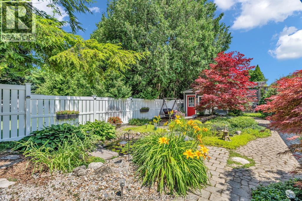 8 CHRISTINA PLACE - 42