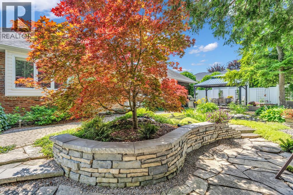 8 CHRISTINA PLACE - 46