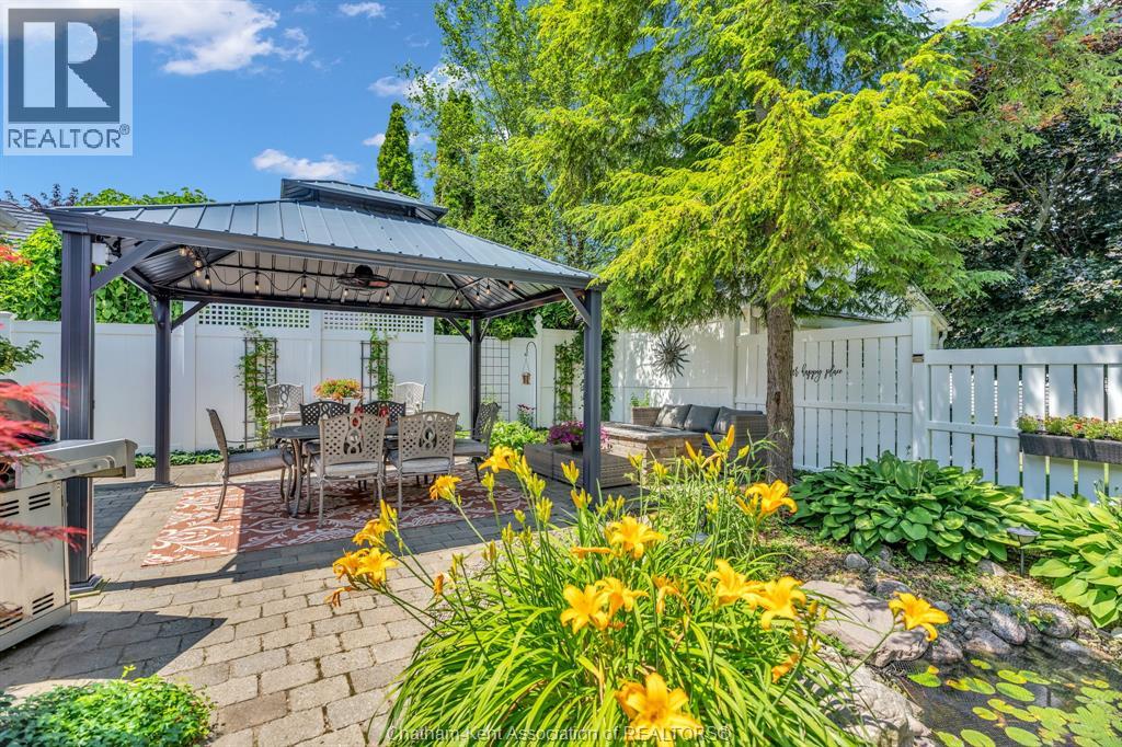 8 CHRISTINA PLACE - 47