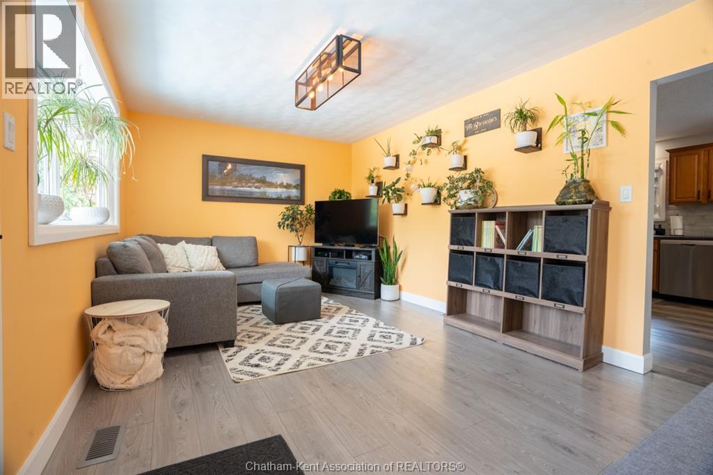 7138 Benoit DRIVE - 9