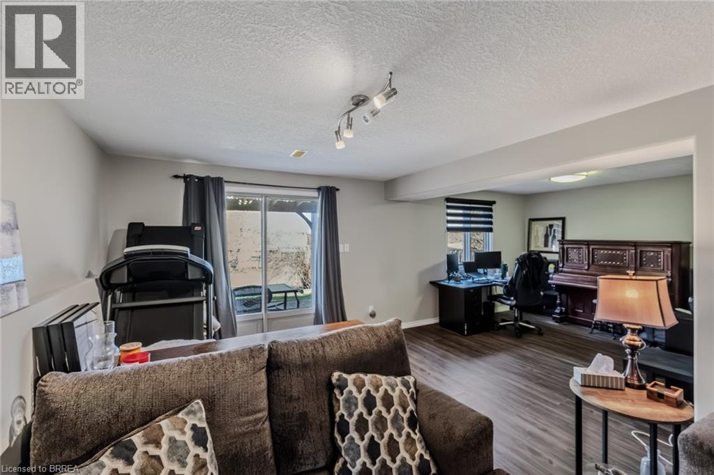 5 RICHTER Street - 23