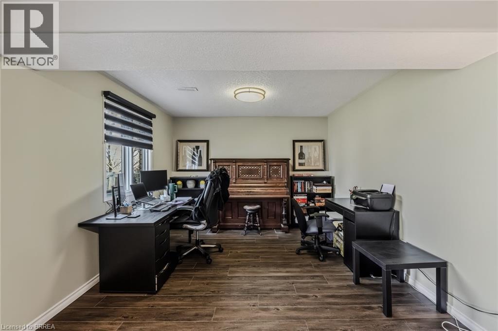 5 RICHTER Street - 24