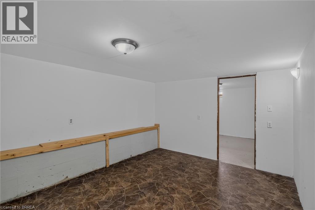 39 SANDERSON Street - 30