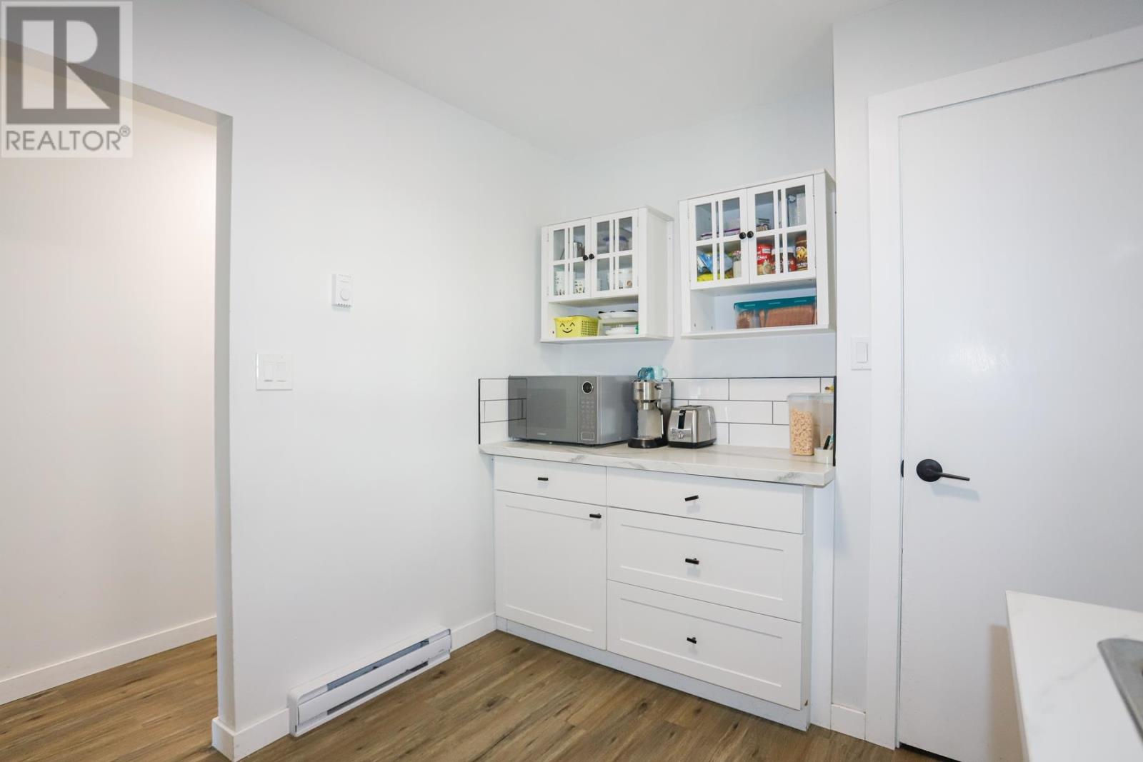 155 Sutton PL - 17
