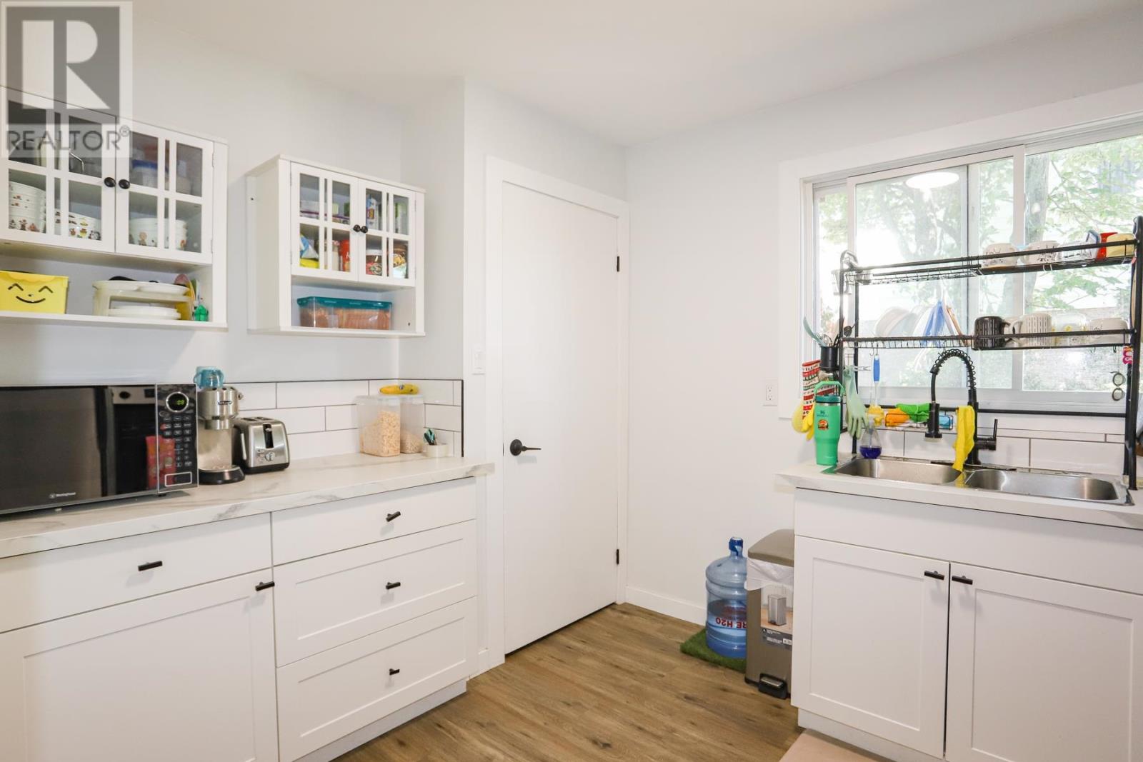 155 Sutton PL - 14
