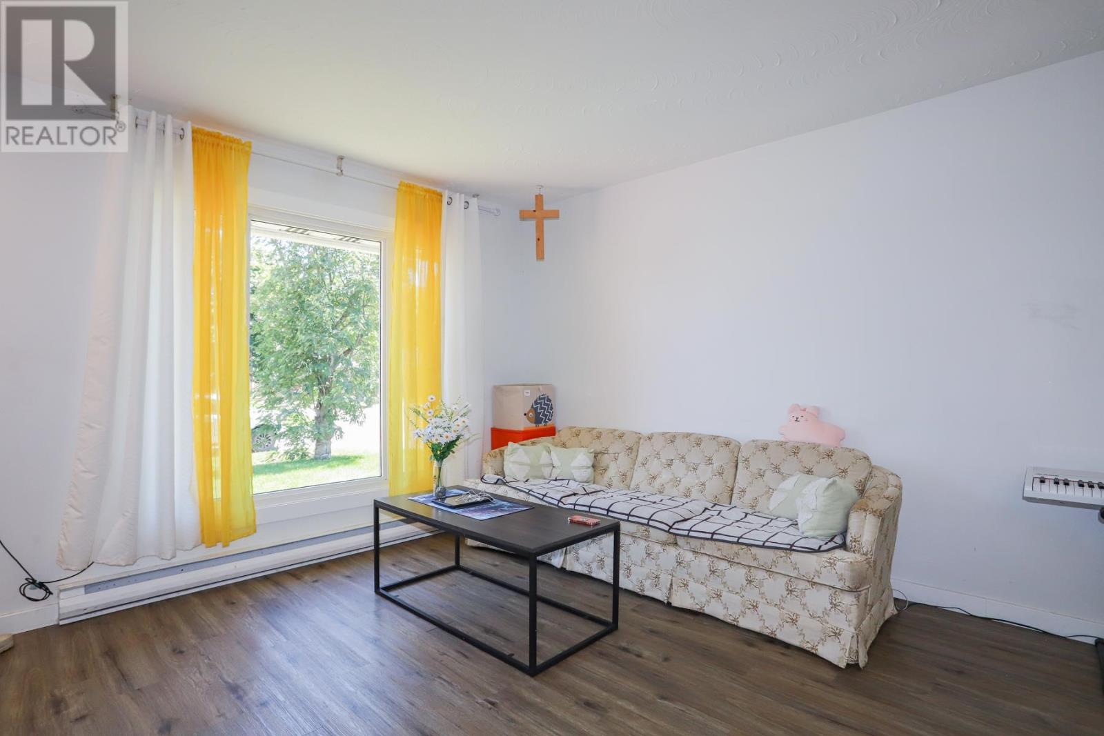 155 Sutton PL - 7