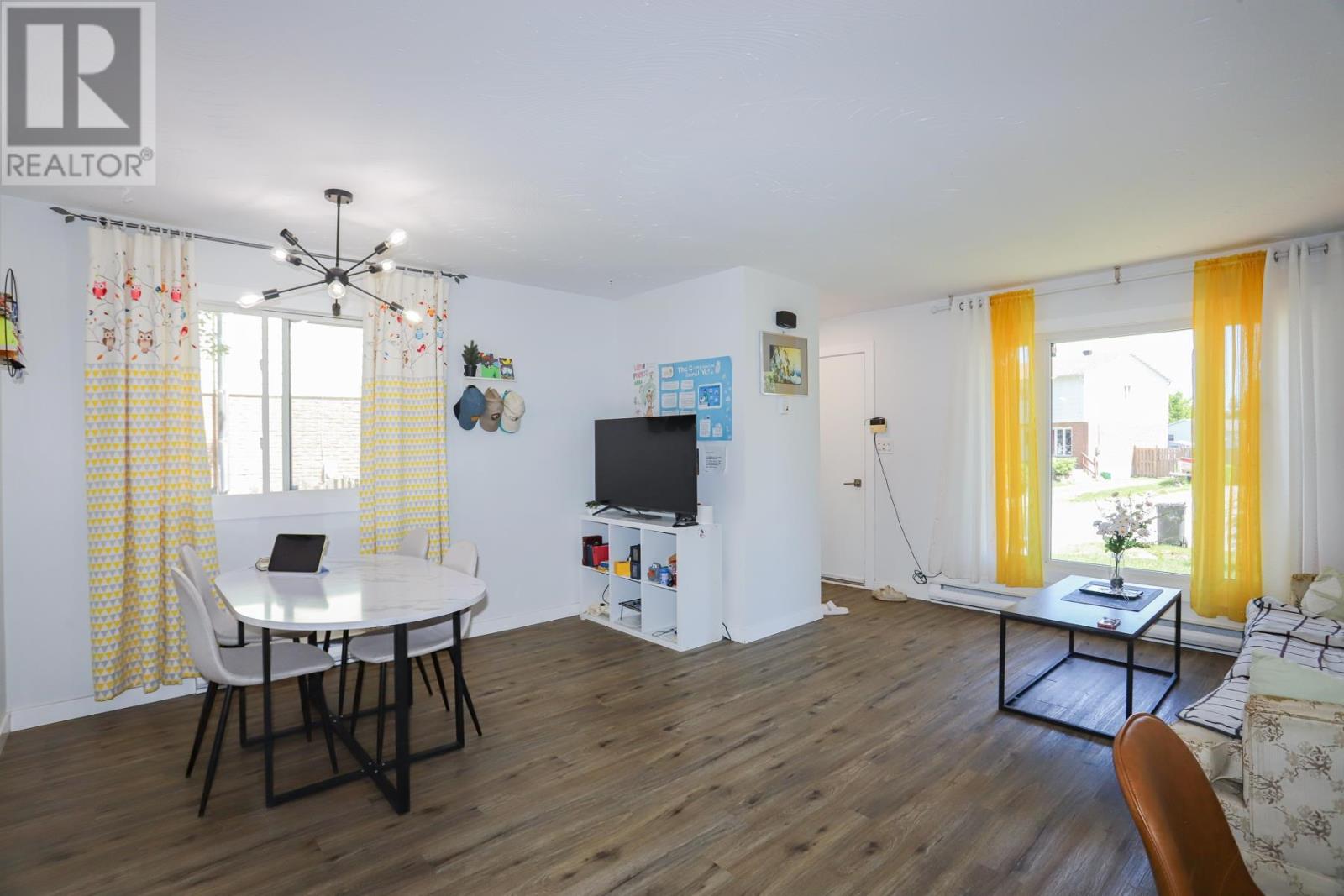 155 Sutton PL - 5