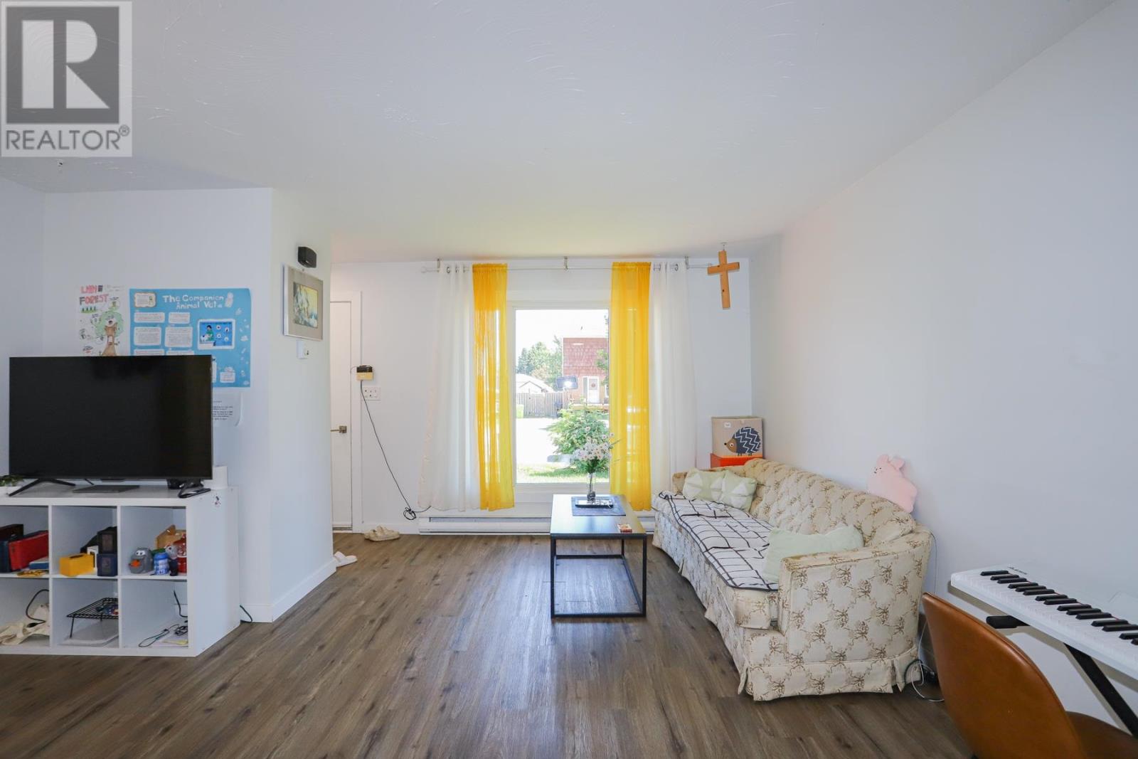 155 Sutton PL - 6