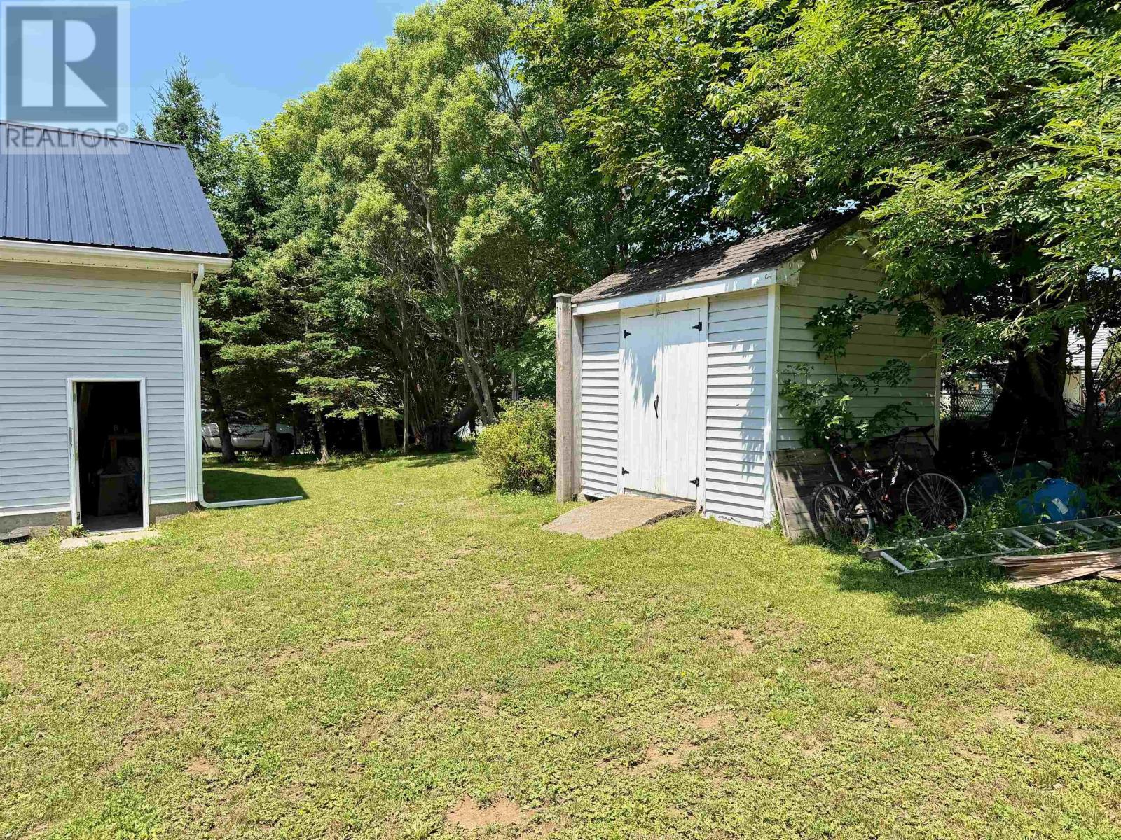 Property 34 of 36 of 1037 Lakeside Road