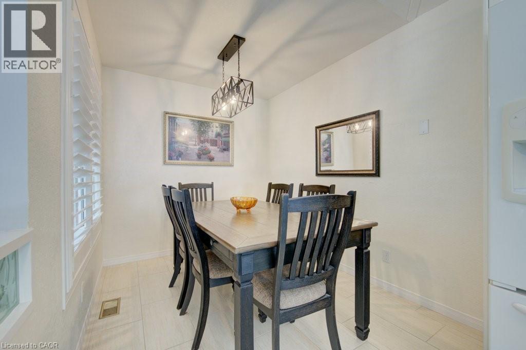 330 LAKE LOUISE Boulevard - Image 11