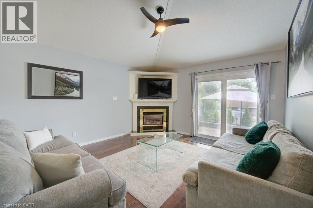330 LAKE LOUISE Boulevard - Image 16