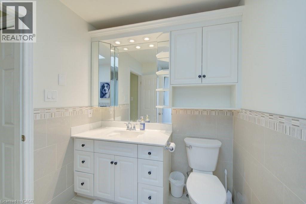330 LAKE LOUISE Boulevard - Image 22