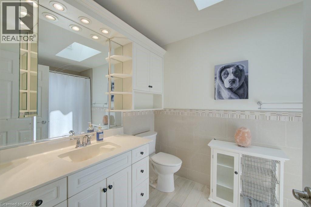 330 LAKE LOUISE Boulevard - Image 24