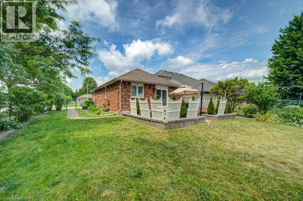 330 LAKE LOUISE Boulevard - Image 38