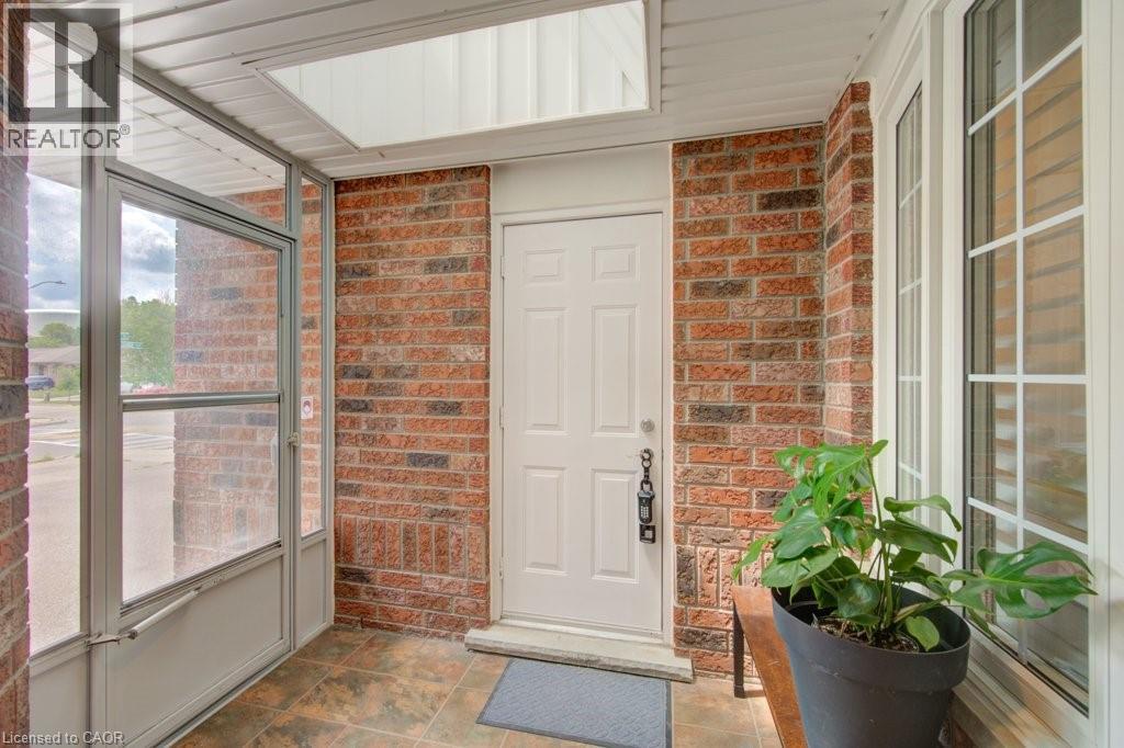 330 LAKE LOUISE Boulevard - Image 6