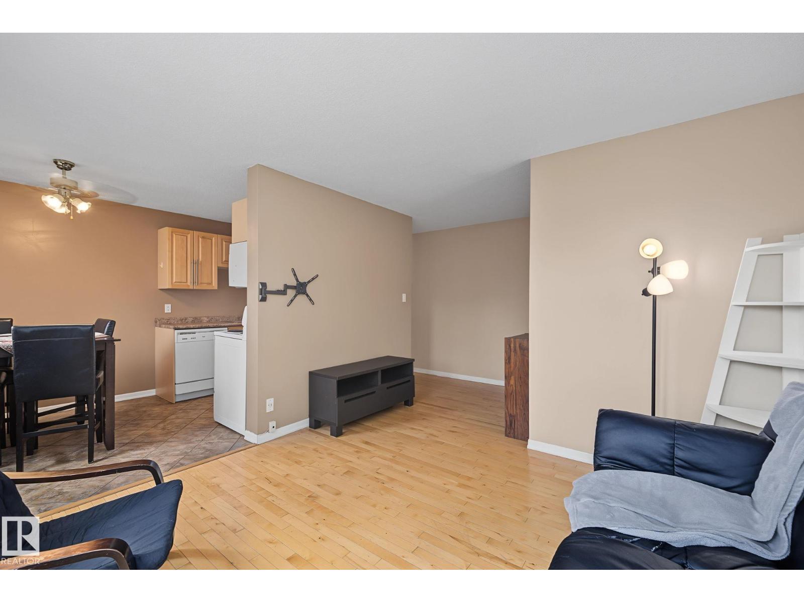 #301 8524 GATEWAY BV NW - 10
