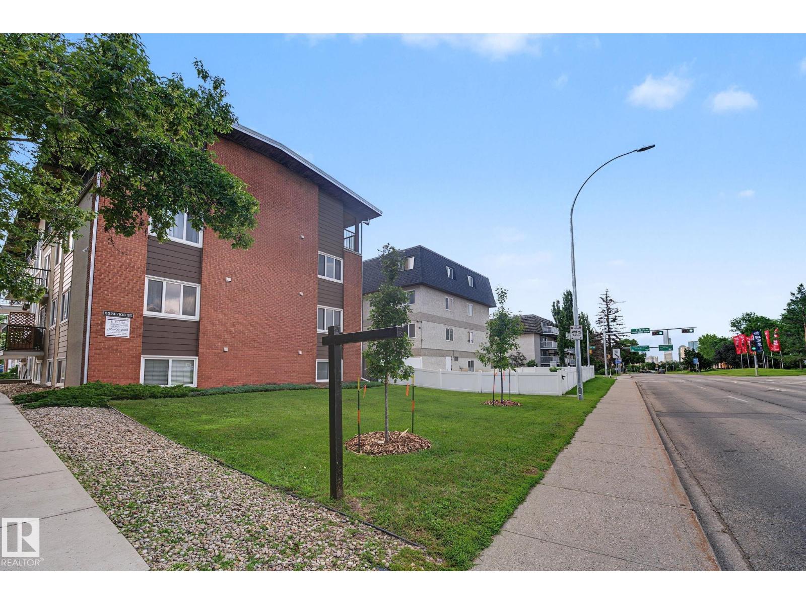 #301 8524 GATEWAY BV NW - 2