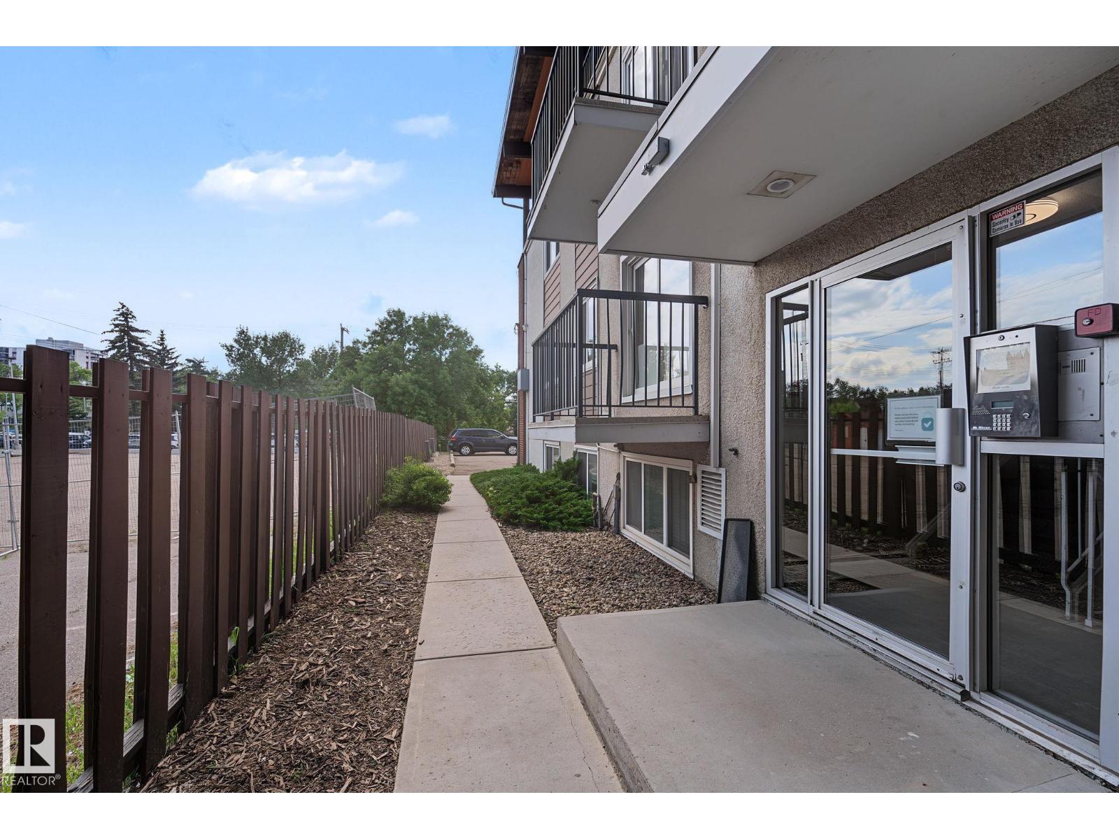 #301 8524 GATEWAY BV NW - 3