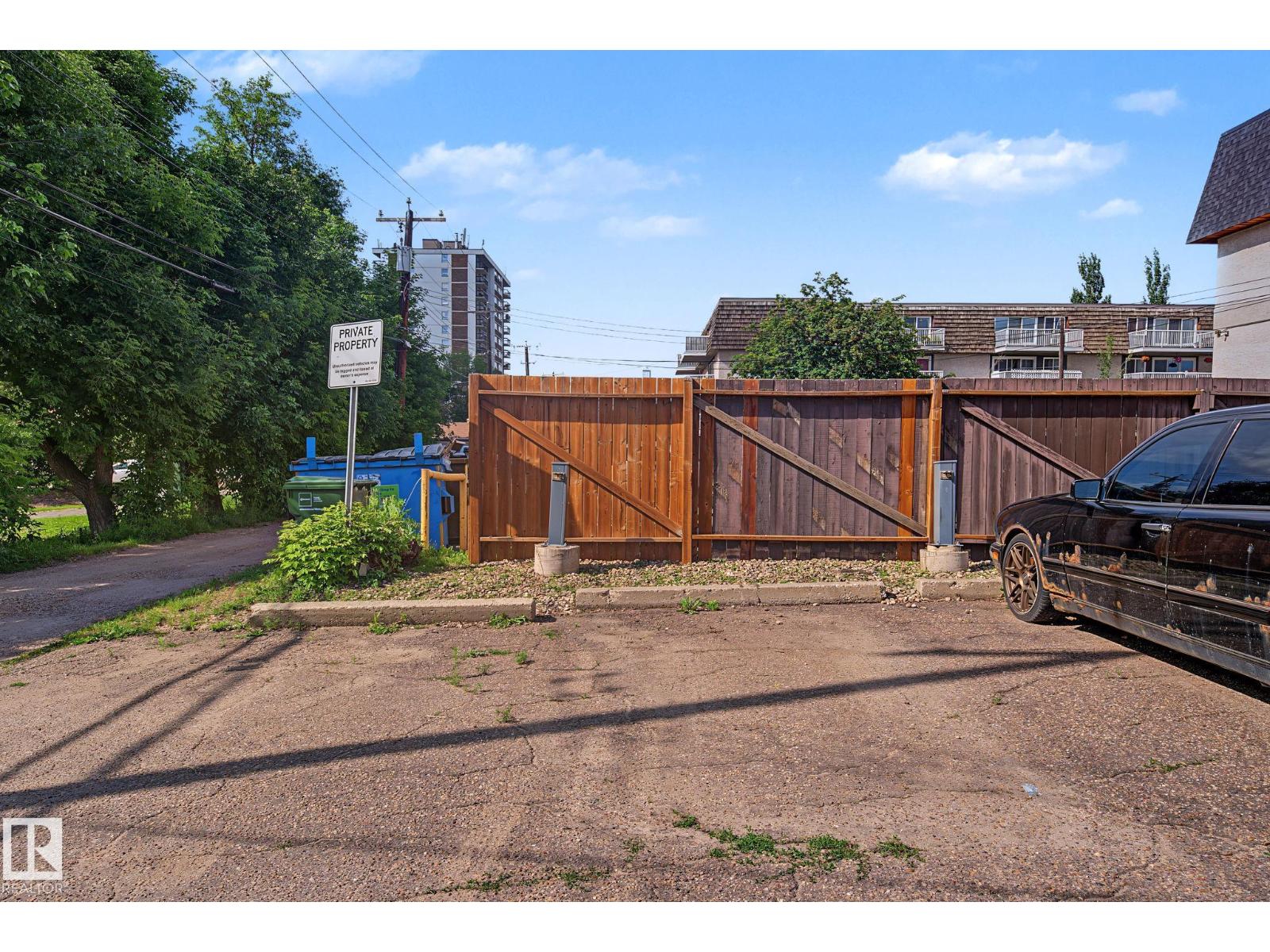 #301 8524 GATEWAY BV NW - 30