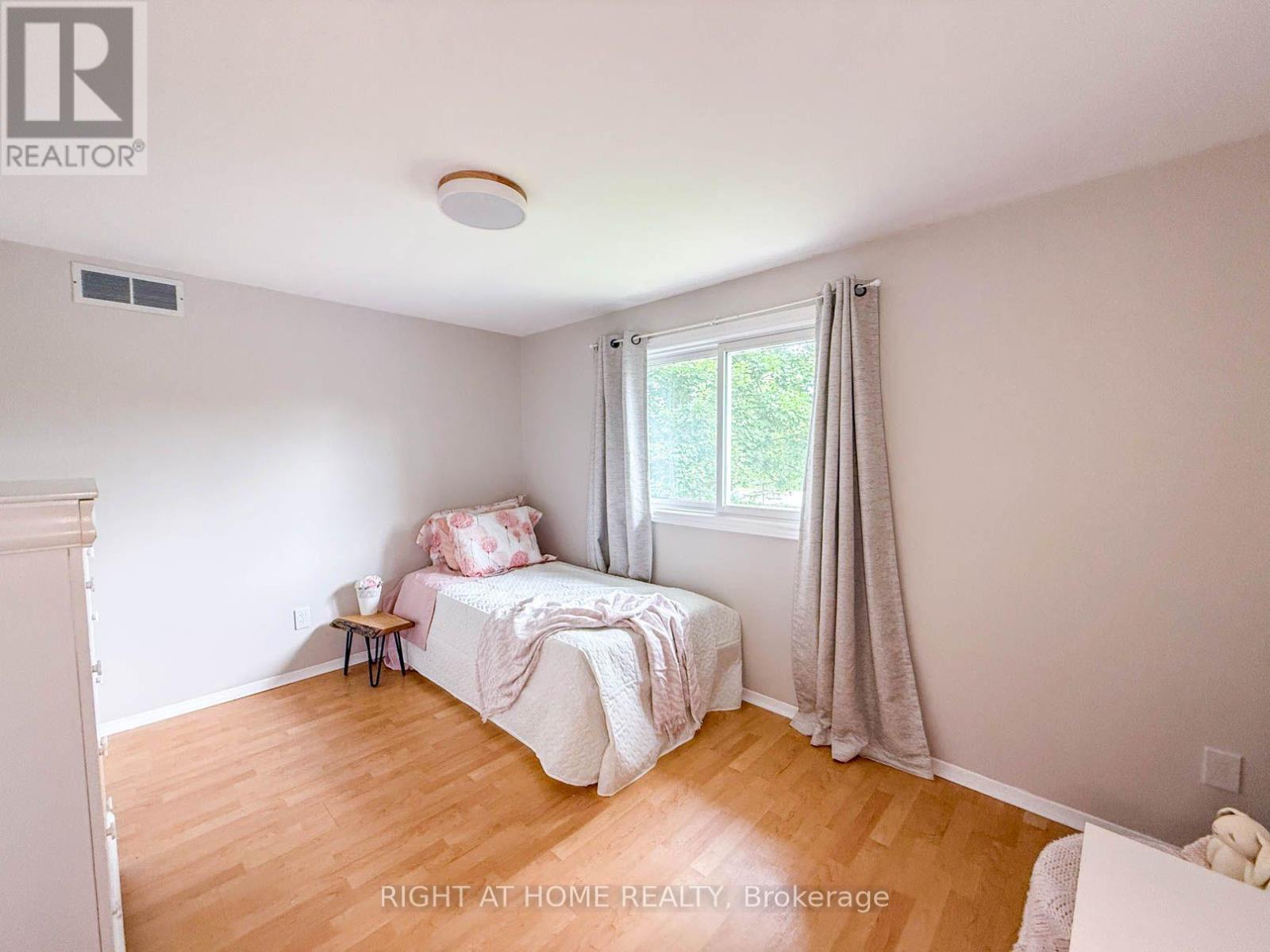 2623 KAYMAR CRESCENT - 11